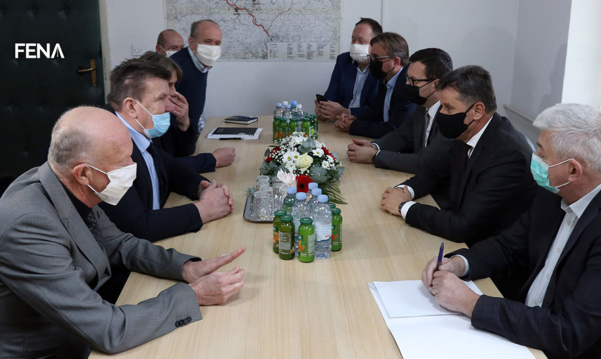 Novalić i Džindić u Varešu: Podrška infrastrukturnim projektima